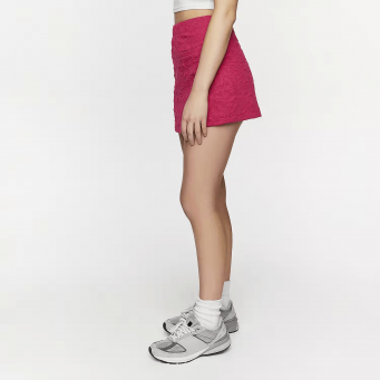 السراويل القصيرة والتنانير